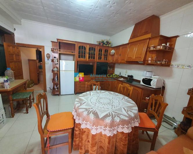 Image No.24-4 Bed Townhouse for sale