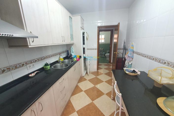 Image No.17-5 Bed Townhouse for sale