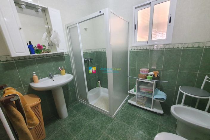 Image No.18-5 Bed Townhouse for sale