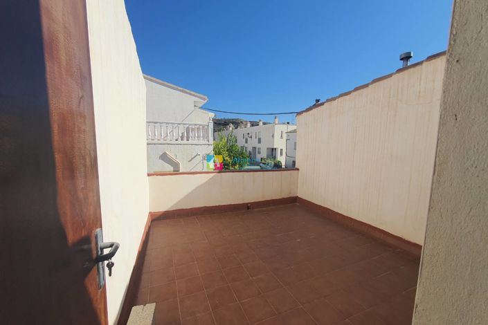 Image No.36-5 Bed Townhouse for sale