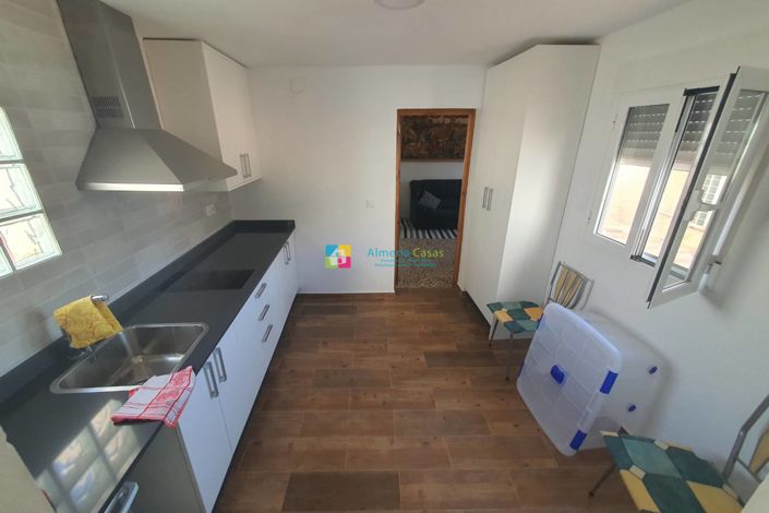 Image No.39-5 Bed Townhouse for sale