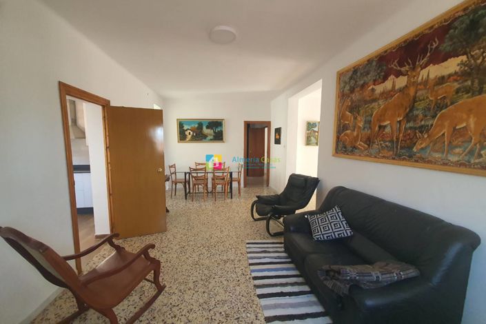 Image No.42-5 Bed Townhouse for sale