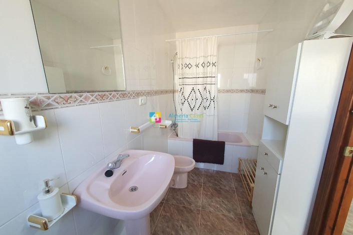 Image No.21-2 Bed Townhouse for sale