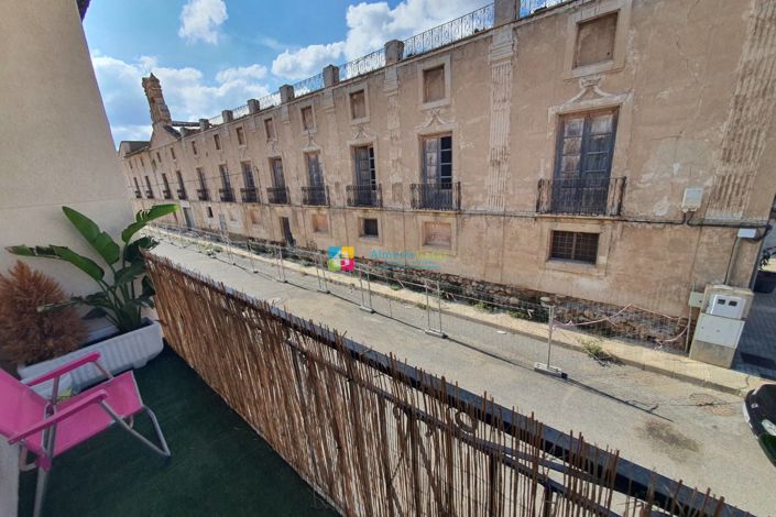 Image No.8-2 Bed Townhouse for sale