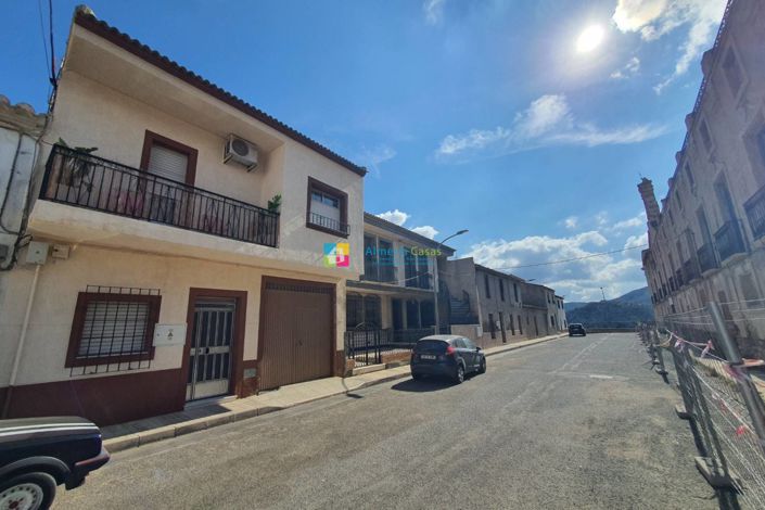 Image No.23-2 Bed Townhouse for sale