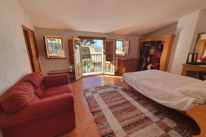 Image No.16-3 Bed Townhouse for sale