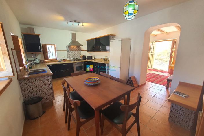 Image No.7-3 Bed Townhouse for sale