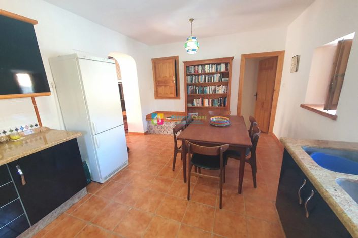 Image No.8-3 Bed Townhouse for sale