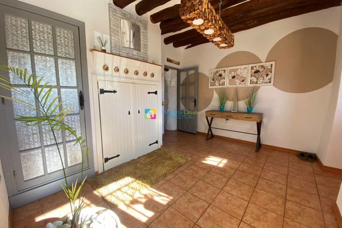 Image No.5-Maison de campagne de 6 chambres à vendre à Oria