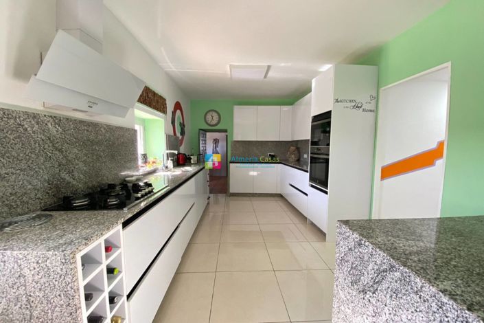 Image No.6-Maison de campagne de 6 chambres à vendre à Oria