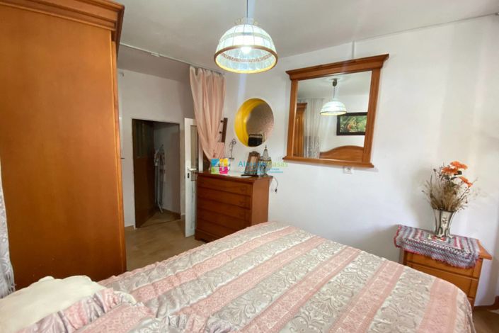 Image No.11-5 Bed Townhouse for sale