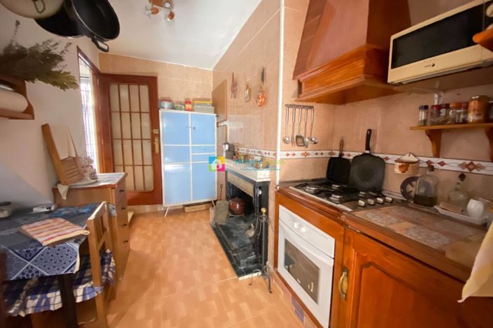 Image No.17-5 Bed Townhouse for sale