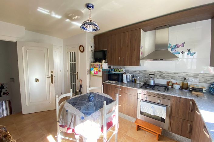 Image No.21-5 Bed Townhouse for sale