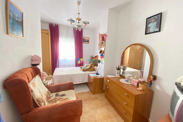 Image No.28-5 Bed Townhouse for sale