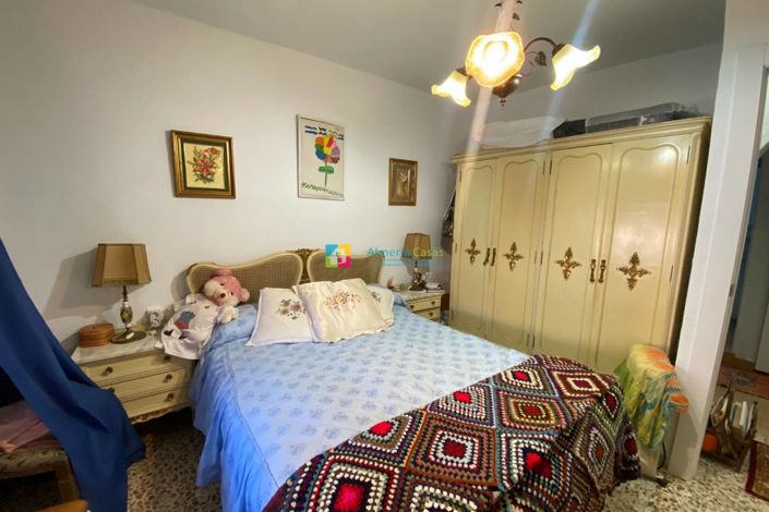 Image No.36-5 Bed Townhouse for sale