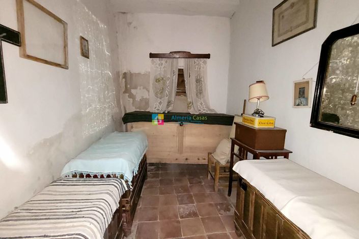 Image No.14-Maison de ville de 9 chambres à vendre à Cullar