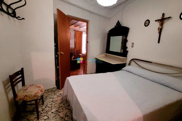 Image No.17-Maison de ville de 9 chambres à vendre à Cullar