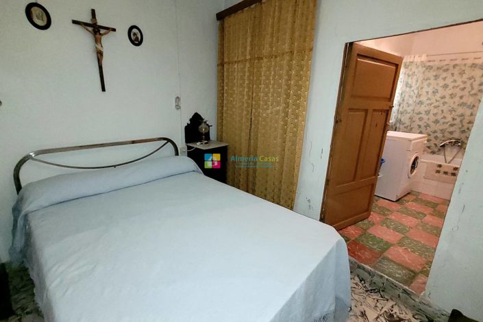 Image No.18-Maison de ville de 9 chambres à vendre à Cullar