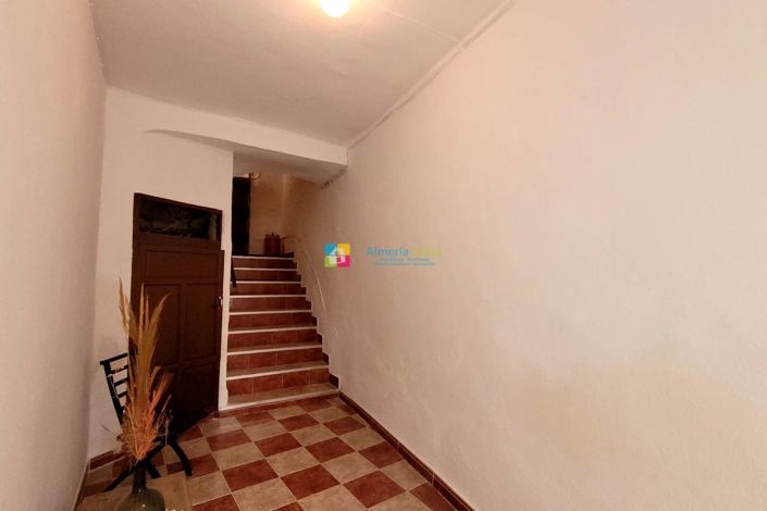 Image No.2-Maison de ville de 9 chambres à vendre à Cullar