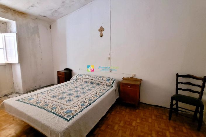 Image No.24-Maison de ville de 9 chambres à vendre à Cullar