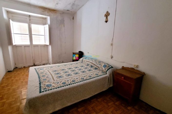 Image No.25-Maison de ville de 9 chambres à vendre à Cullar