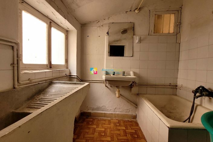 Image No.29-Maison de ville de 9 chambres à vendre à Cullar