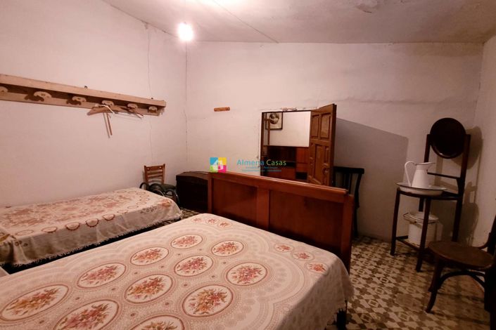 Image No.35-Maison de ville de 9 chambres à vendre à Cullar