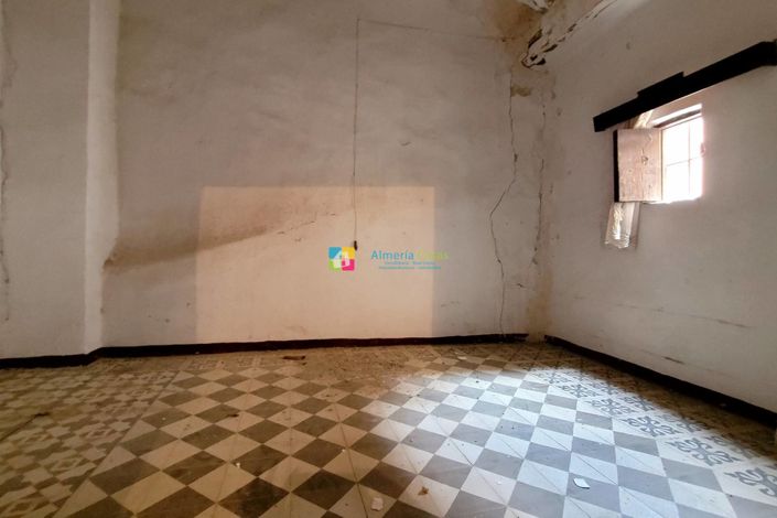 Image No.36-Maison de ville de 9 chambres à vendre à Cullar