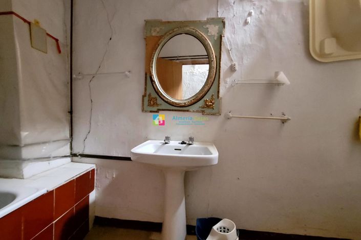 Image No.40-Maison de ville de 9 chambres à vendre à Cullar