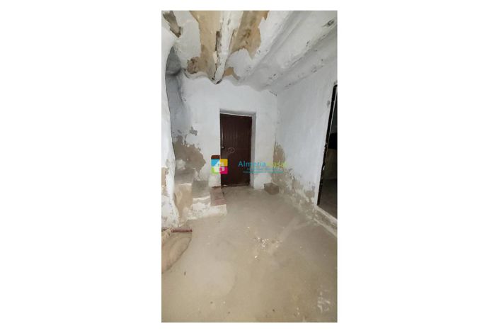 Image No.45-Maison de ville de 9 chambres à vendre à Cullar