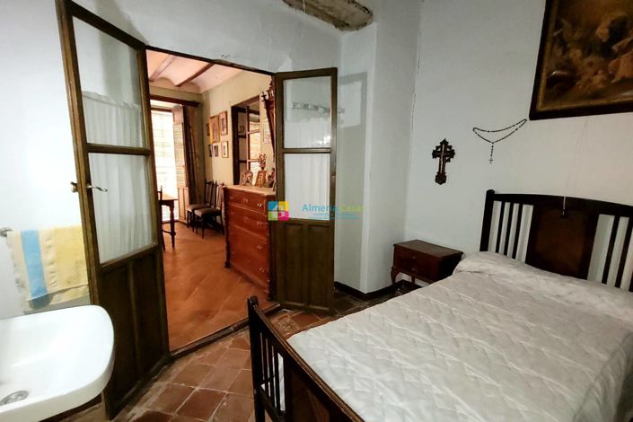 Image No.9-Maison de ville de 9 chambres à vendre à Cullar