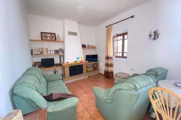 Image No.17-3 Bed Country House for sale