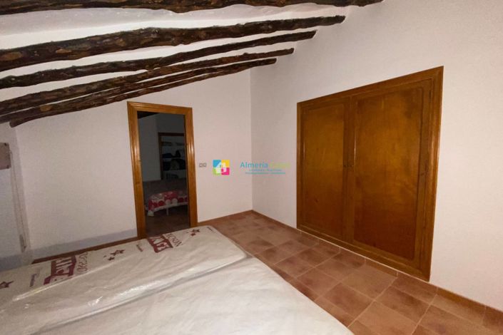 Image No.27-3 Bed Country House for sale