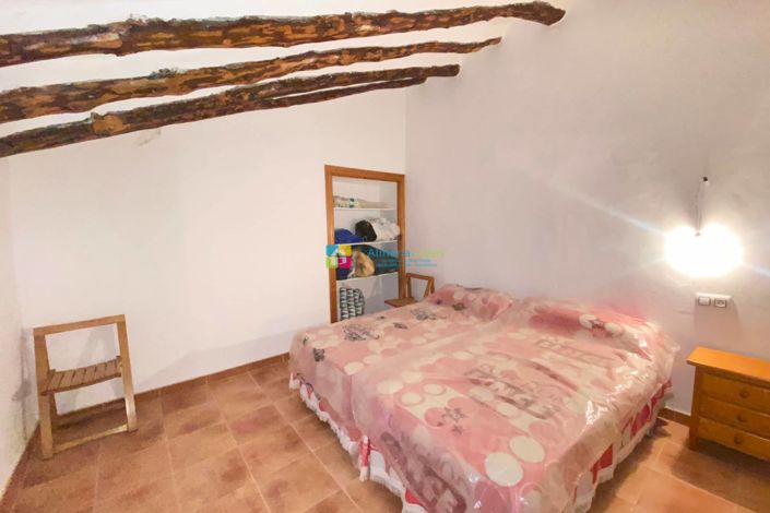 Image No.28-3 Bed Country House for sale