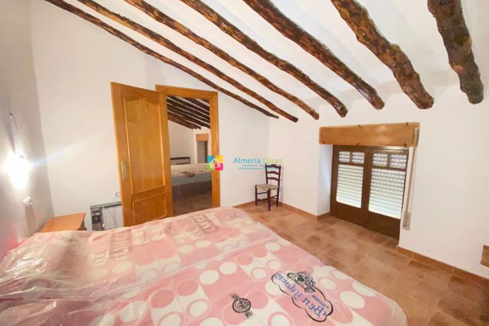 Image No.29-3 Bed Country House for sale