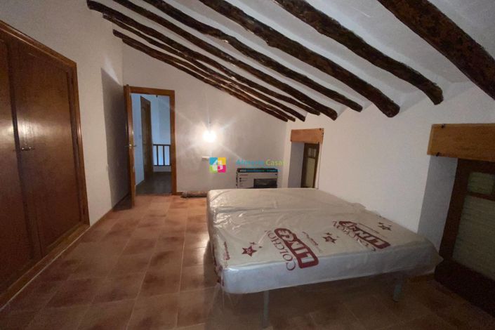 Image No.30-3 Bed Country House for sale