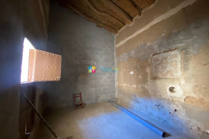 Image No.35-3 Bed Country House for sale