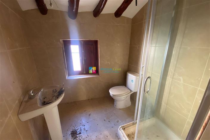 Image No.19-4 Bed Townhouse for sale