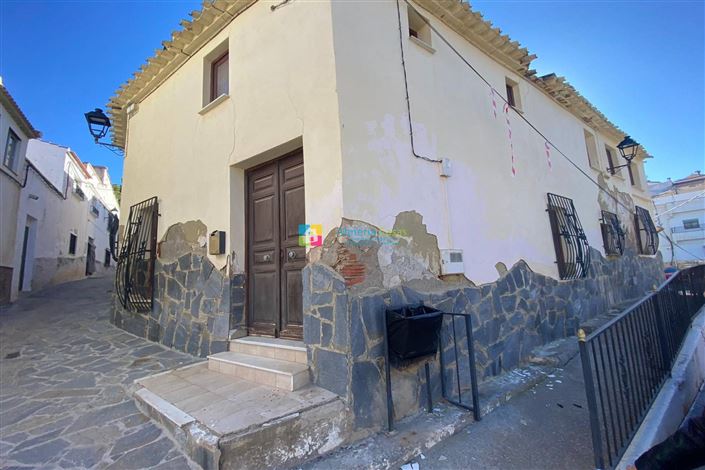 Image No.29-4 Bed Townhouse for sale