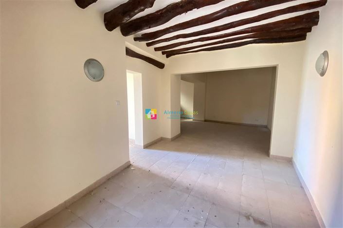 Image No.4-4 Bed Townhouse for sale