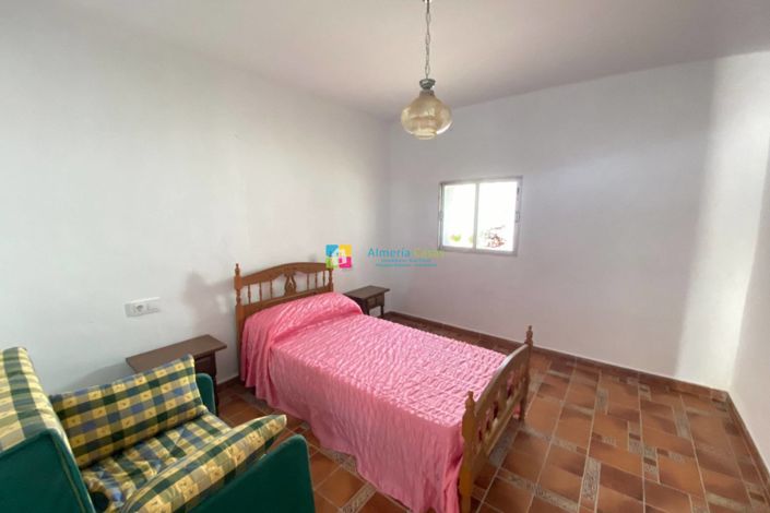 Image No.15-4 Bed Country House for sale