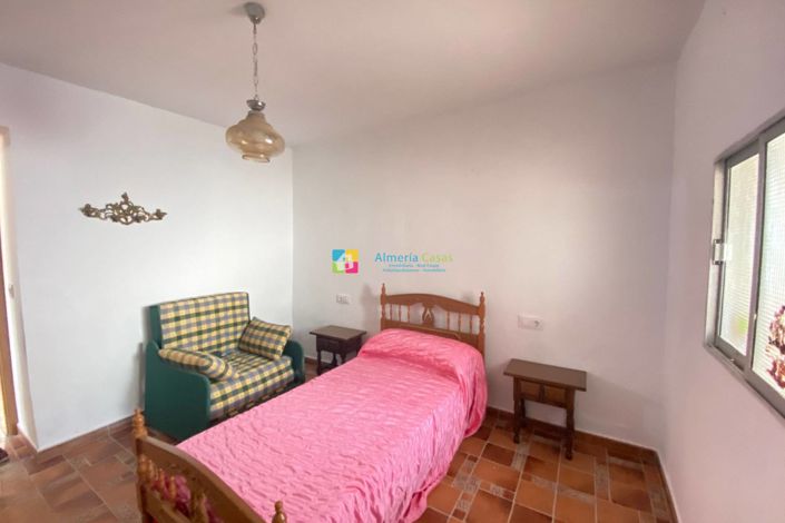 Image No.16-4 Bed Country House for sale