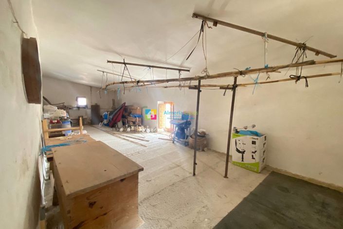 Image No.25-4 Bed Country House for sale