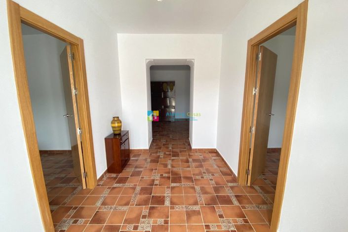 Image No.5-4 Bed Country House for sale