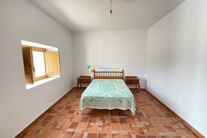 Image No.6-4 Bed Country House for sale