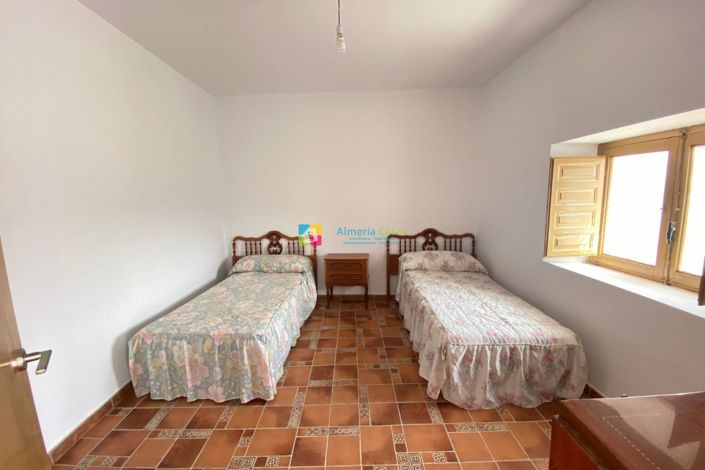 Image No.9-4 Bed Country House for sale