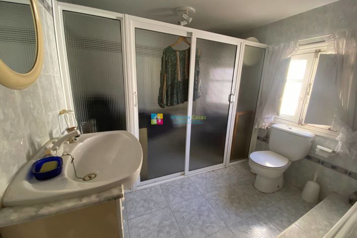 Image No.21-3 Bed Townhouse for sale