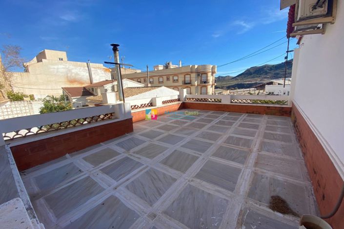 Image No.27-3 Bed Townhouse for sale