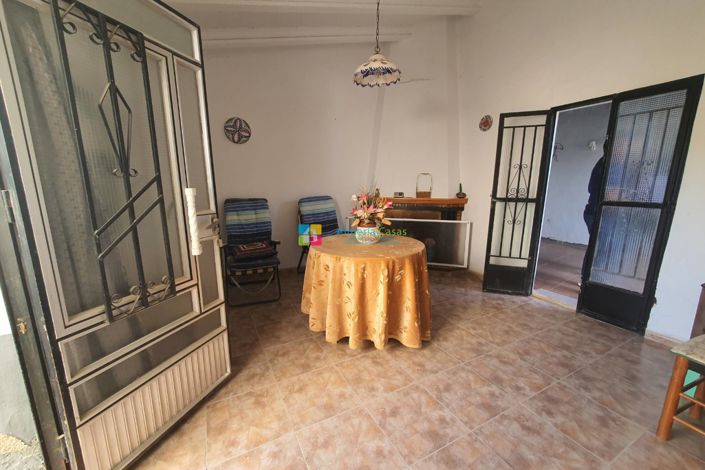 Image No.17-4 Bed Country House for sale