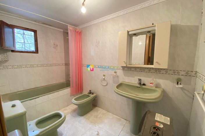 Image No.13-3 Bed Townhouse for sale